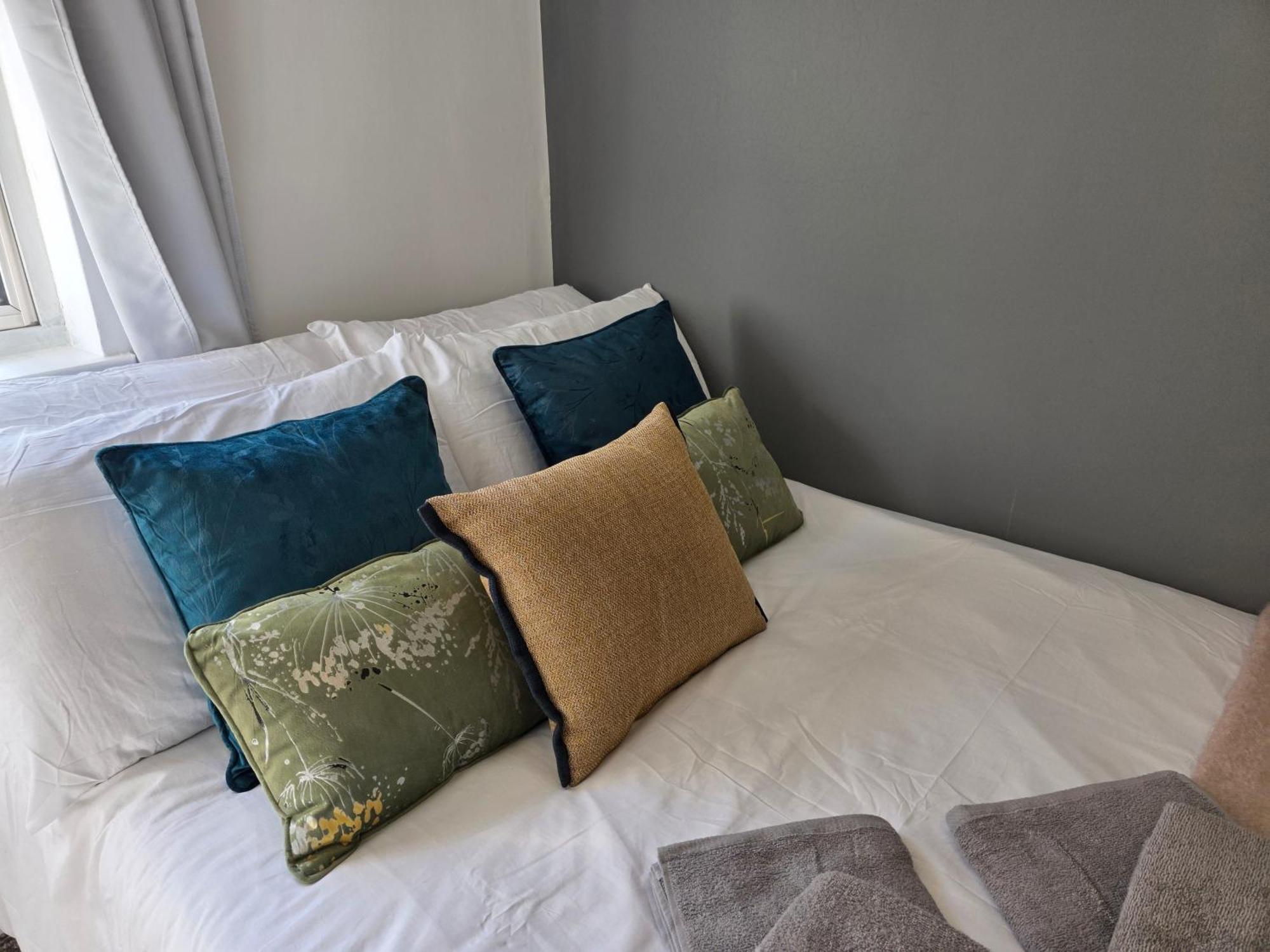 Spacious 4Br Home Near Abba Stadium Tube -Zone 2 ลอนดอน ภายนอก รูปภาพ